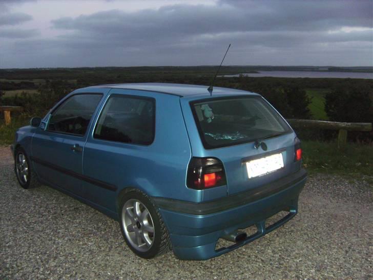 VW                    Golf 3 - Lige et kig ud over vandet billede 16