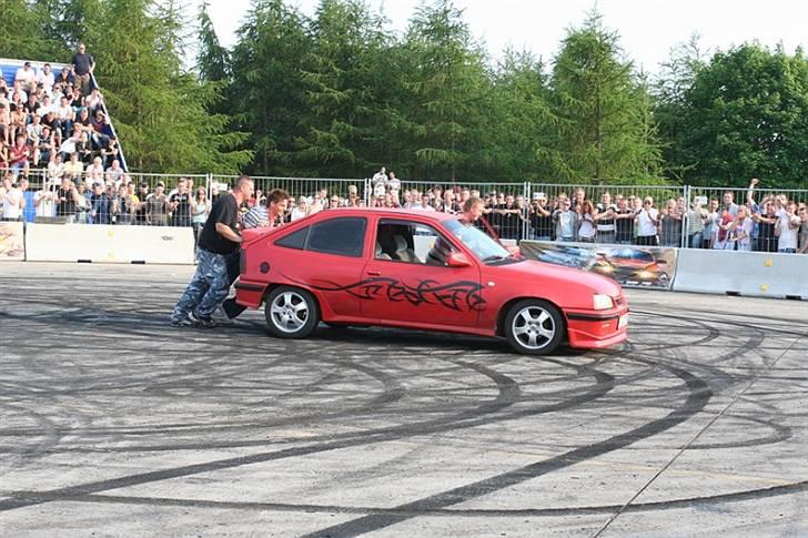 Opel kadett 1,6   ..SOLGT.. - DHB 07 brænderplads  billede 2