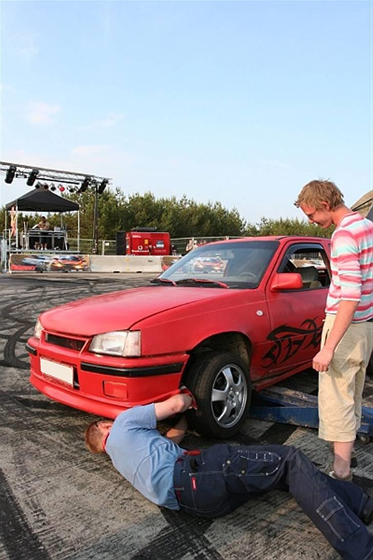 Opel kadett 1,6   ..SOLGT.. - DHB 07.. den smed sku lige en trækaksel. billede 3