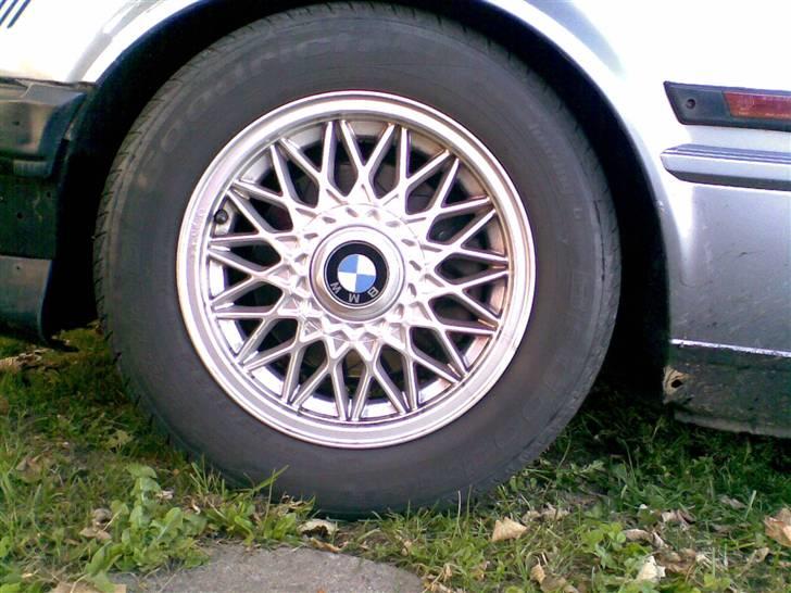 BMW E30 320i @ noget andet - BBS´er lækker lækker til en bimmer! billede 8