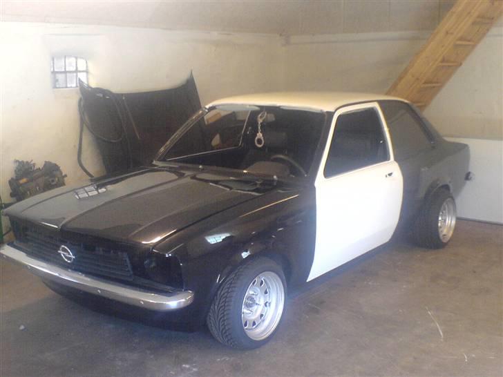 Opel kadett c 1,6 limo - under op bygning billede 7