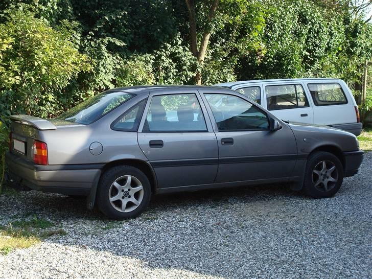 Opel Vectra A 2,0 8v (SOLGT) billede 4