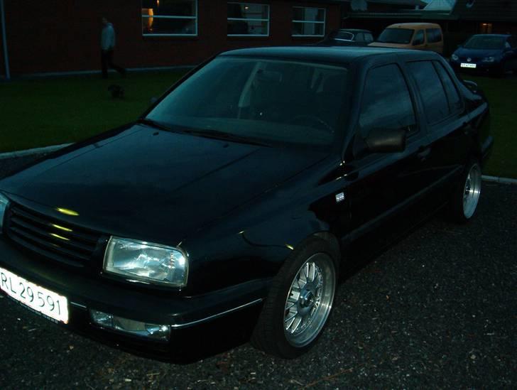 VW vento 1,8  SOLGT  - efter bilen er blevet heltlakeret billede 14