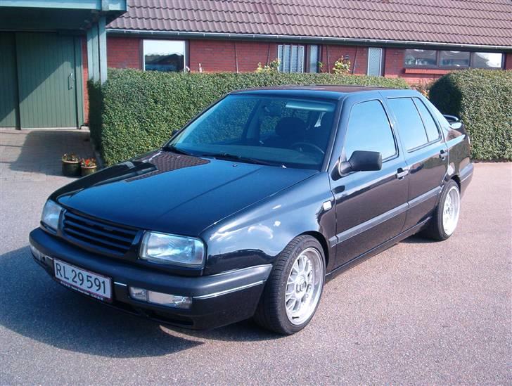 VW vento 1,8  SOLGT  - efter bilen er blevet heltlakeret billede 15