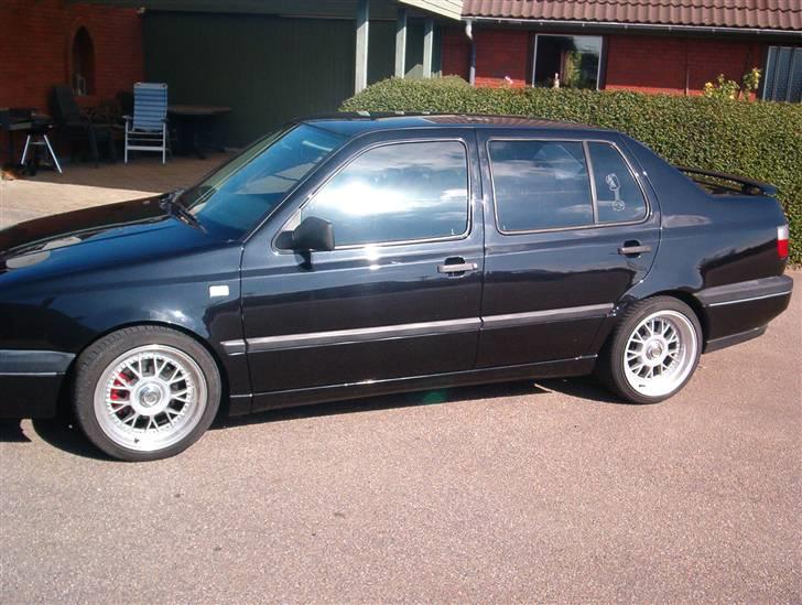 VW vento 1,8  SOLGT  - efter bilen er blevet heltlakeret billede 16