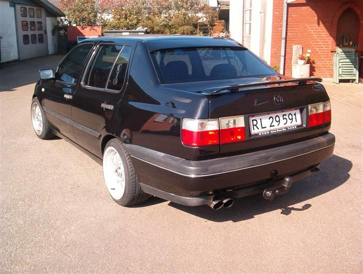 VW vento 1,8  SOLGT  - efter bilen er blevet heltlakeret billede 17