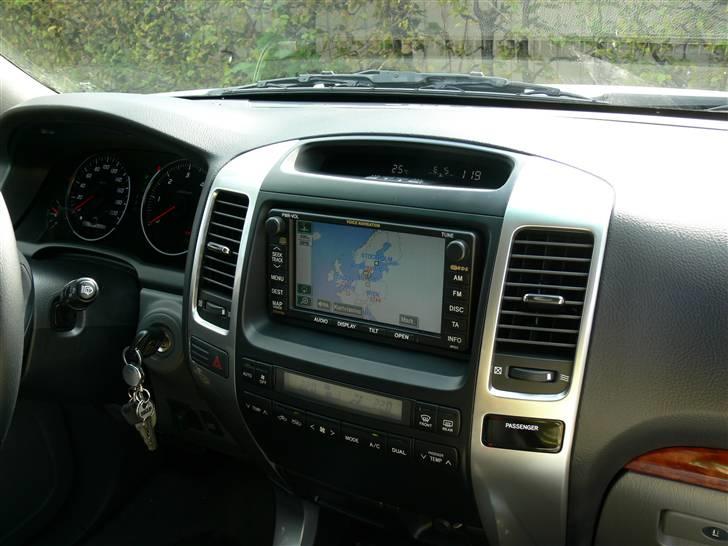 Toyota Land Cruiser 120 - TNS 600 navigation billede 2