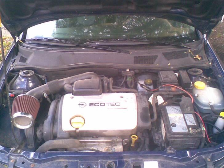 Opel Astra G *SOLGT* - motoren billede 6