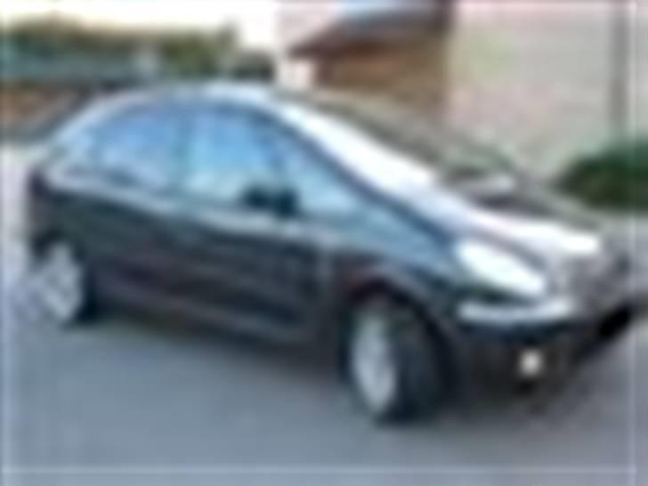 Citroën xsara picasso - Har tænkt på at sparkle motorhjælmen ud billede 1