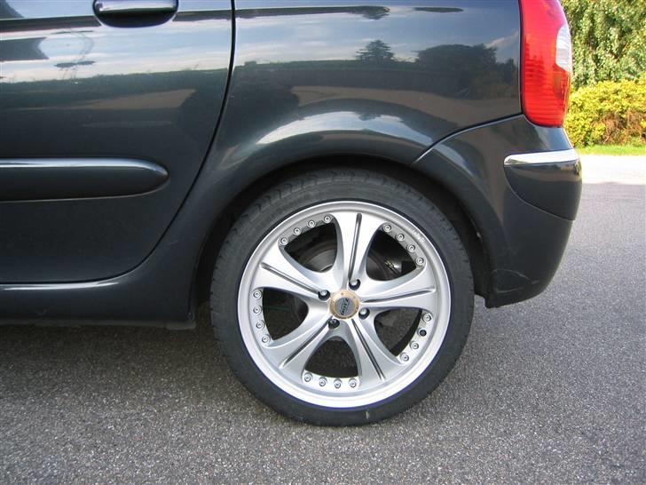 Citroën xsara picasso - Oxigin 18" med Dotz emblem. Skal snart til maleren og om lakeres  billede 2