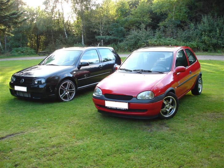 Opel Corsa B  - ja, der er li et par tommer til forskel på fælgene. billede 9