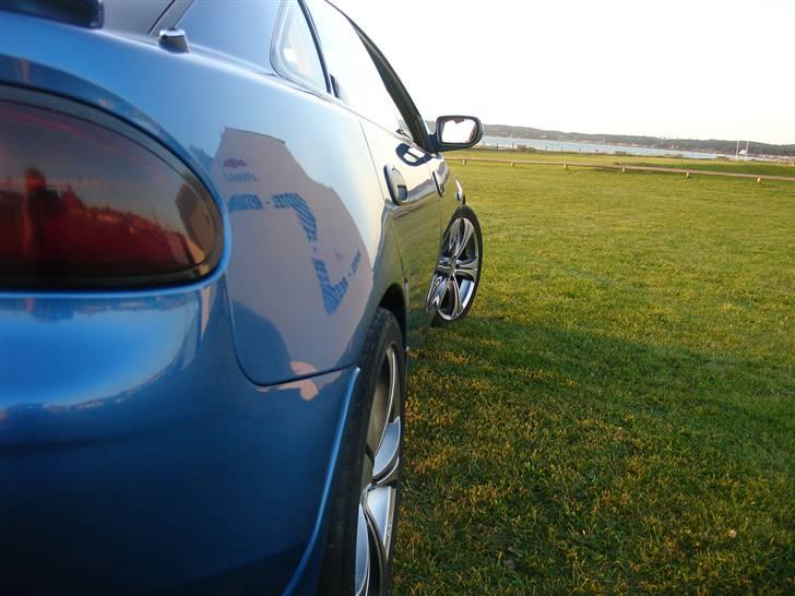 Mazda 323F SOLGT billede 8