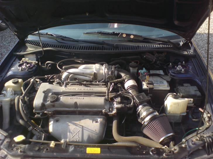 Mazda 323F BA -:::solgt:::- billede 2