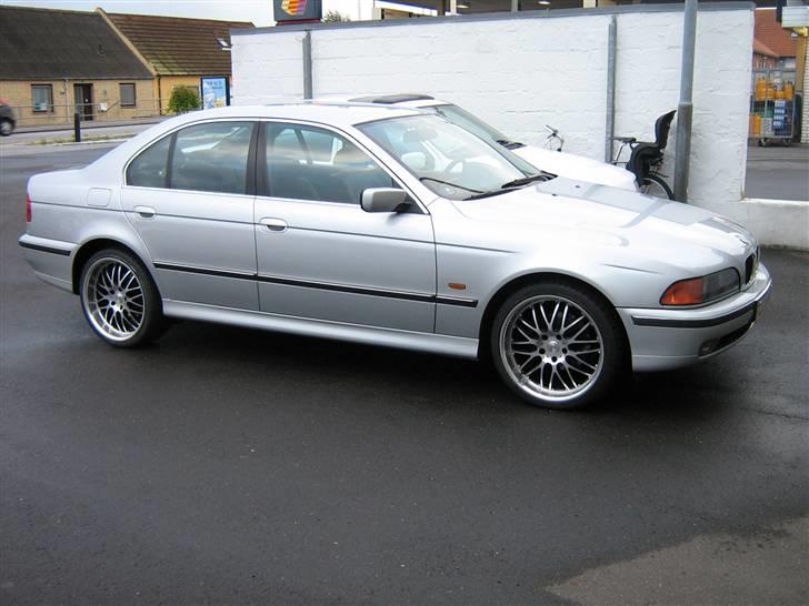 BMW E39 523i TILSALG TILSALG billede 1