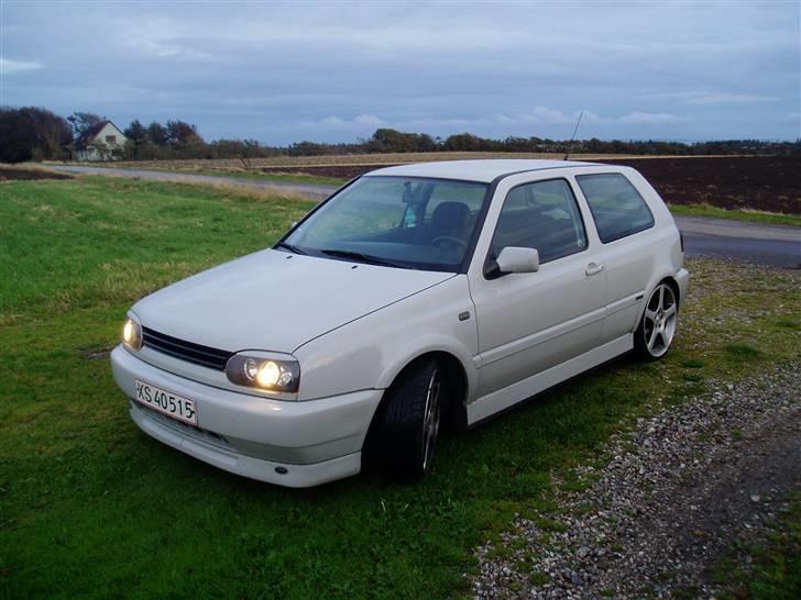 VW Golf 3 GTI (SOLGT!) - Ikke vasket - bare et hurtigt taget billede :) billede 1