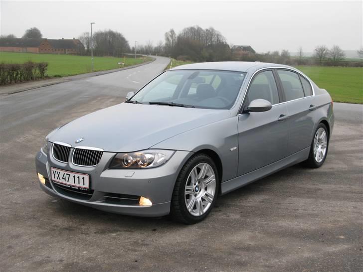 BMW 330i aut E90 billede 1