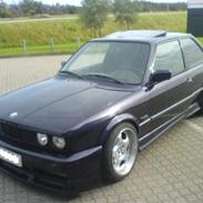 BMW E30 325i