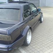 BMW E30 325i