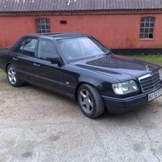 Mercedes Benz 250 D W124  