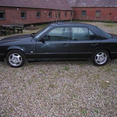 Mercedes Benz 250 D W124  