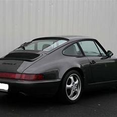 Porsche 911 Carrera 4 - 964