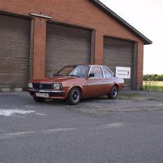 Opel Ascona B 2,0 E (vinterhi)