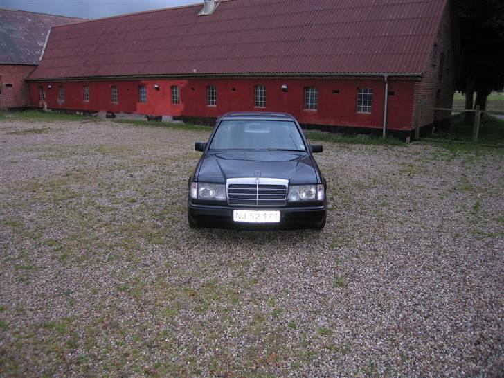 Mercedes Benz 250 D W124   billede 2