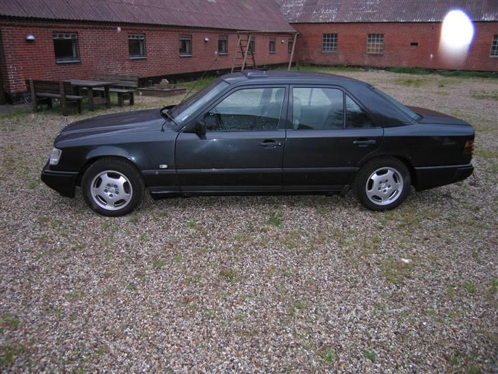 Mercedes Benz 250 D W124   billede 3