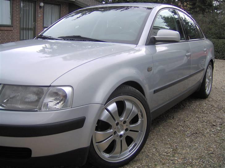 VW Passat Trendline *SOLGT* billede 2