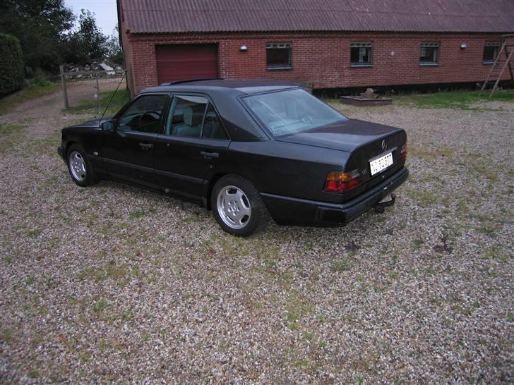 Mercedes Benz 250 D W124   billede 4