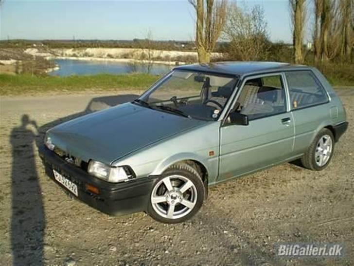 Toyota Corolla *Skrottet* - Billederne er frigivet fra tidligere ejer.. Skal nok selv få taget nogle nye når jeg får et kamera. billede 2