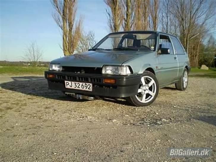 Toyota Corolla *Skrottet* - Billederne er frigivet fra tidligere ejer.. Skal nok selv få taget nogle nye når jeg får et kamera. billede 3