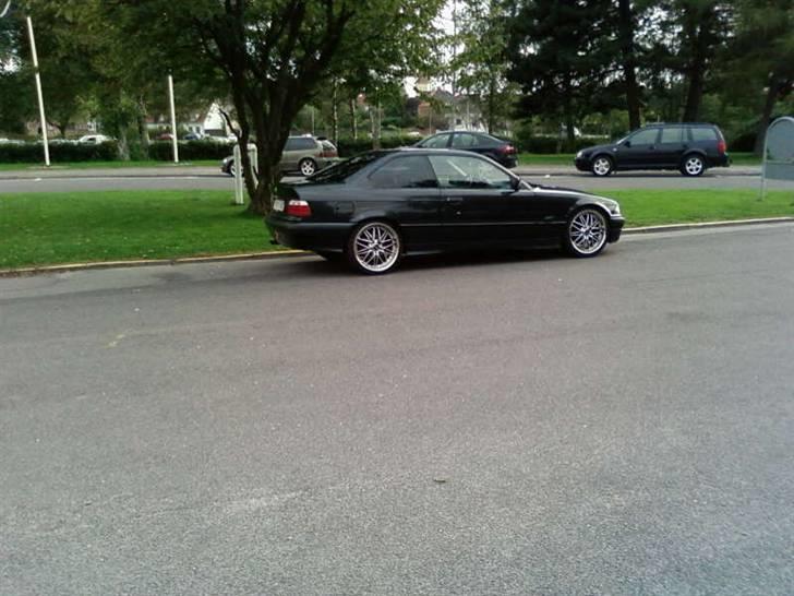 BMW 320i coupé Vanos - mm.. den bil bliver man aldrig træt af billede 16