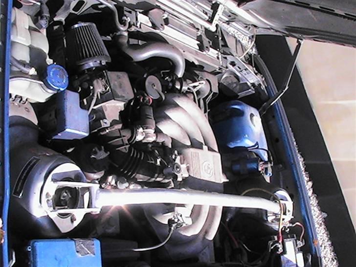 BMW E30 325i SOLGT - motor med tårn stiver billede 8