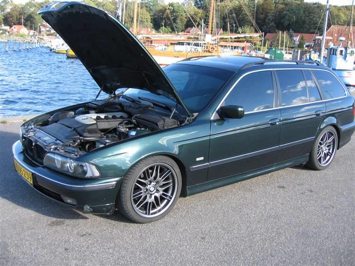 BMW # 530d Touring SOLGT billede 3