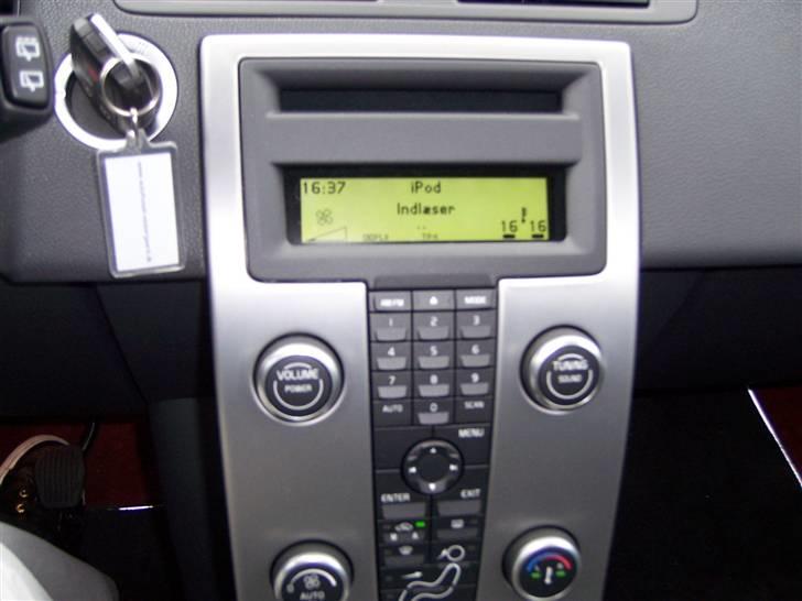 Volvo C30 1,6D  SOLGT - Sange loades fra ipod til display billede 10