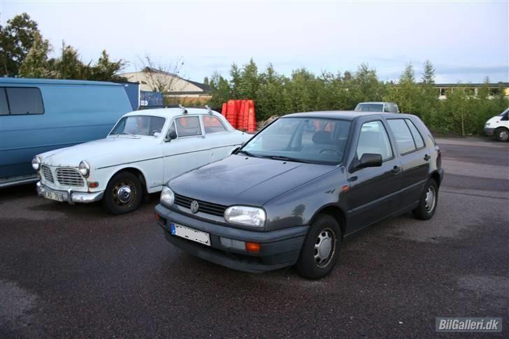 VW Golf 3 1.9 TD - 75hk (R) - Se van´en i baggrunden :) billede 1