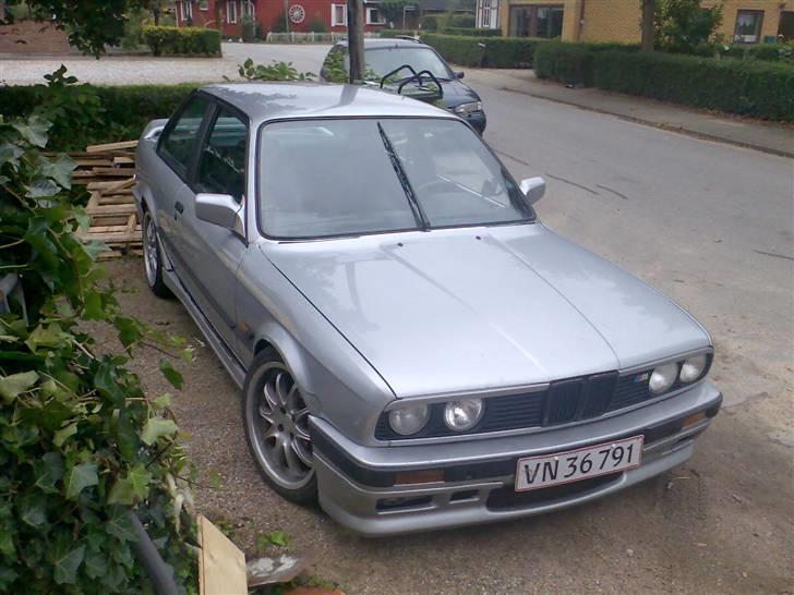BMW 320i (325i) billede 4