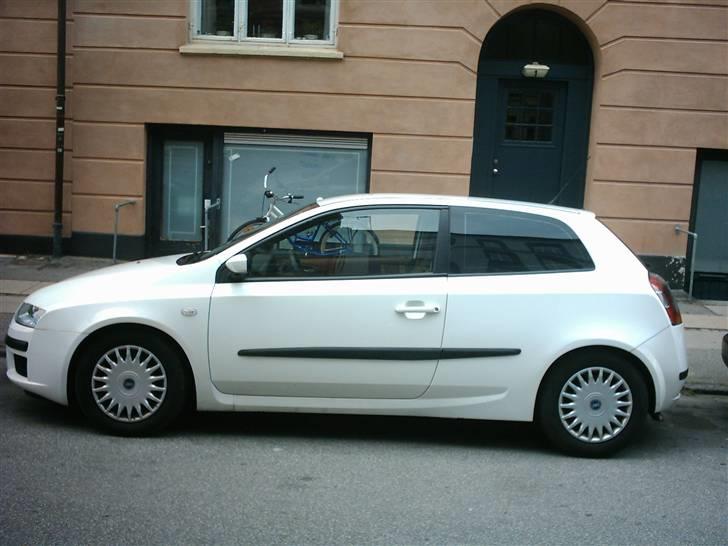 Fiat Stilo 1,9 JTD - solgt -  billede 2
