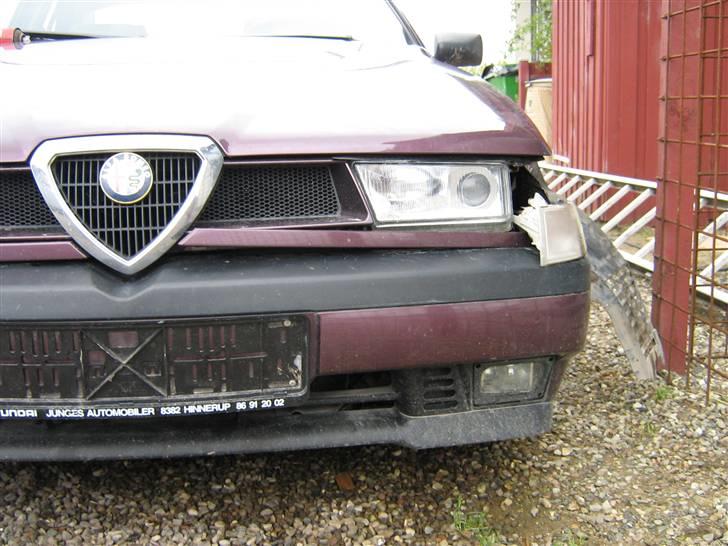 Alfa Romeo 155 total skadet billede 15