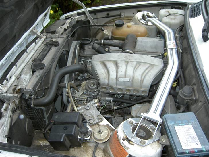 BMW E30 324 D billede 6