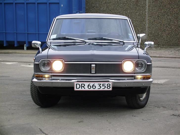 Toyota Crown 2300 DeLuxe S. - Fjernlys - Der er IKKE meget forskel på det og så nærlyset ;-) billede 3