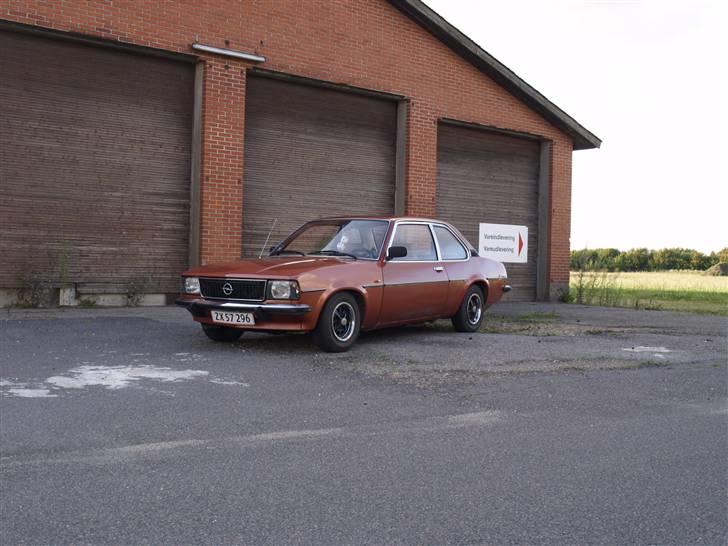 Opel Ascona B 2,0 E (vinterhi) billede 1