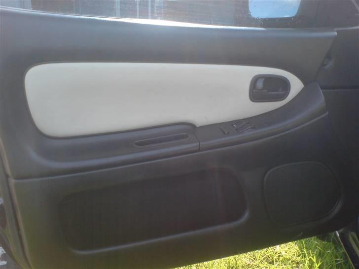 Mazda 323F BA ( Solgt ) billede 6