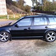 VW Golf 1.8T Highline st.car