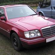 Mercedes Benz W124, E300D