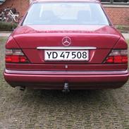Mercedes Benz W124, E300D