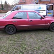 Mercedes Benz W124, E300D