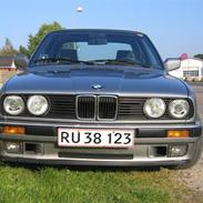 BMW E30 320i (2.7 eta) Solgt