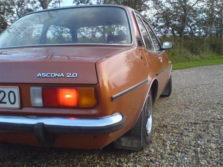 Opel Ascona B 2,0 E (vinterhi) billede 4